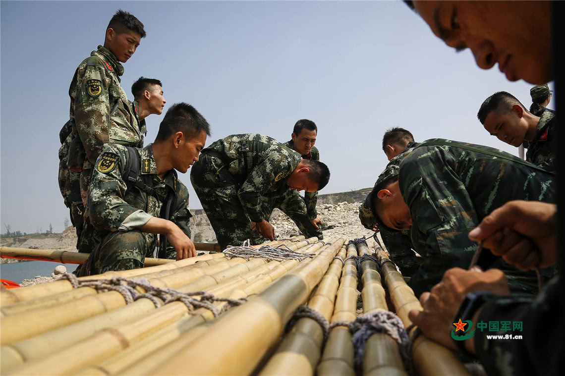 矿泉水瓶可以做什么船,矿泉水瓶可以做什么产品