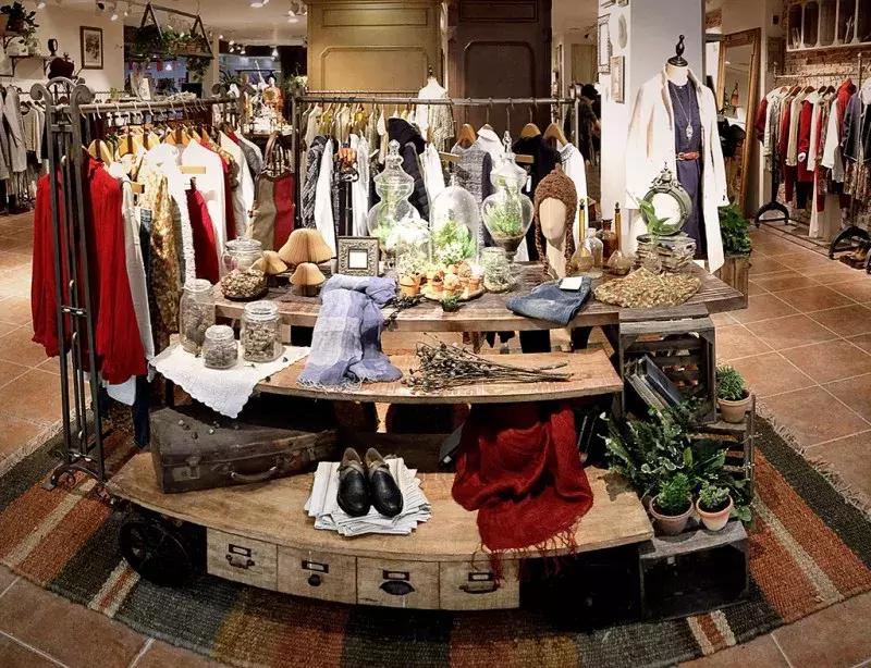 现在最火的国内女装品牌有哪些,国内最火的十大品牌女装