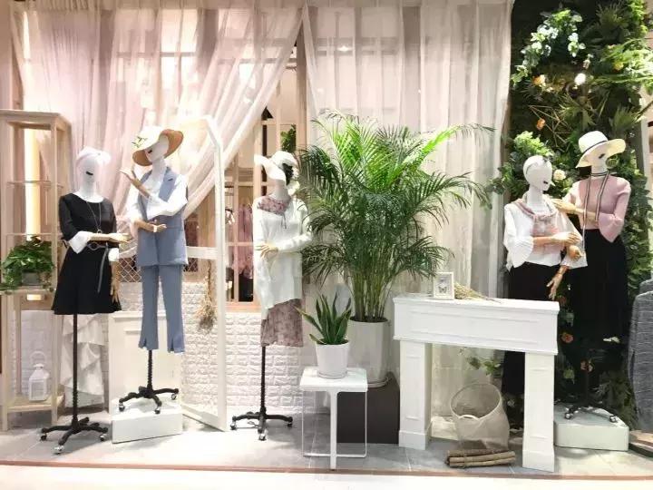 现在最火的国内女装品牌有哪些,国内最火的十大品牌女装