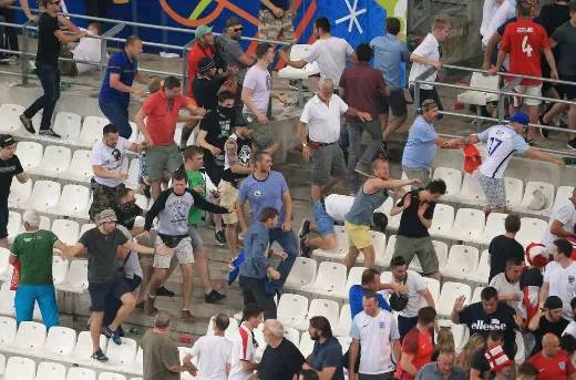 足球流氓闹事,足球流氓俄罗斯