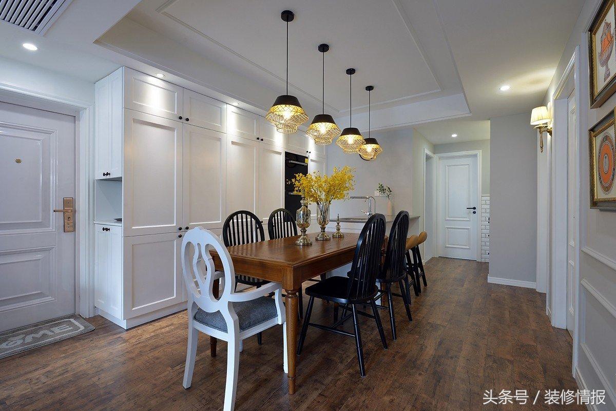 她疯狂打call的“简美”风，比传统的美式显得还要年轻