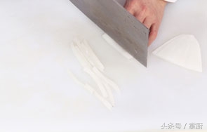 超市买的鱿鱼丝干怎么做好吃,怎样炒鱿鱼丝最好吃又嫩