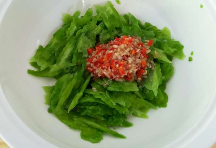 家庭凉拌苦瓜正确最好吃的做法,家常菜凉拌苦瓜的做法大全