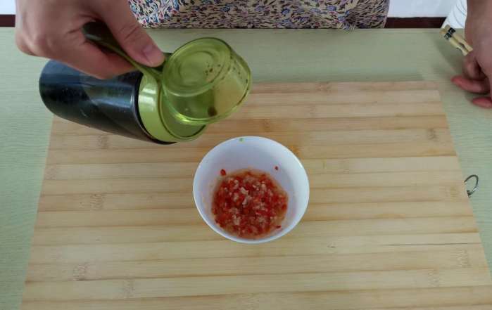 家庭凉拌苦瓜正确最好吃的做法,家常菜凉拌苦瓜的做法大全