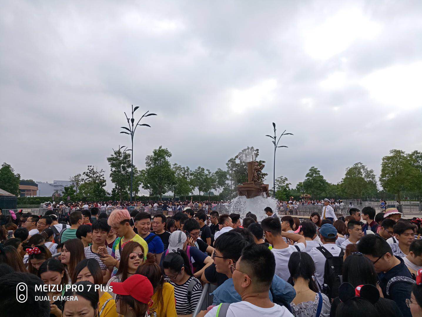 上海迪士尼香港迪士尼,上海迪士尼攻略一天能玩几个项目