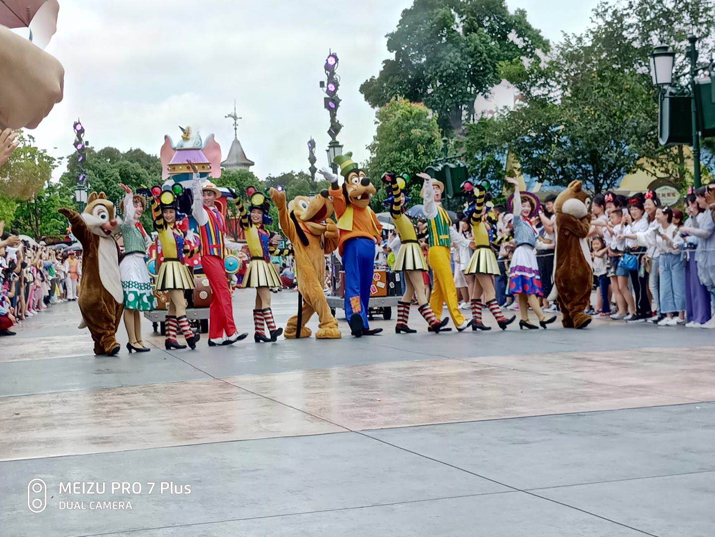上海迪士尼香港迪士尼,上海迪士尼攻略一天能玩几个项目