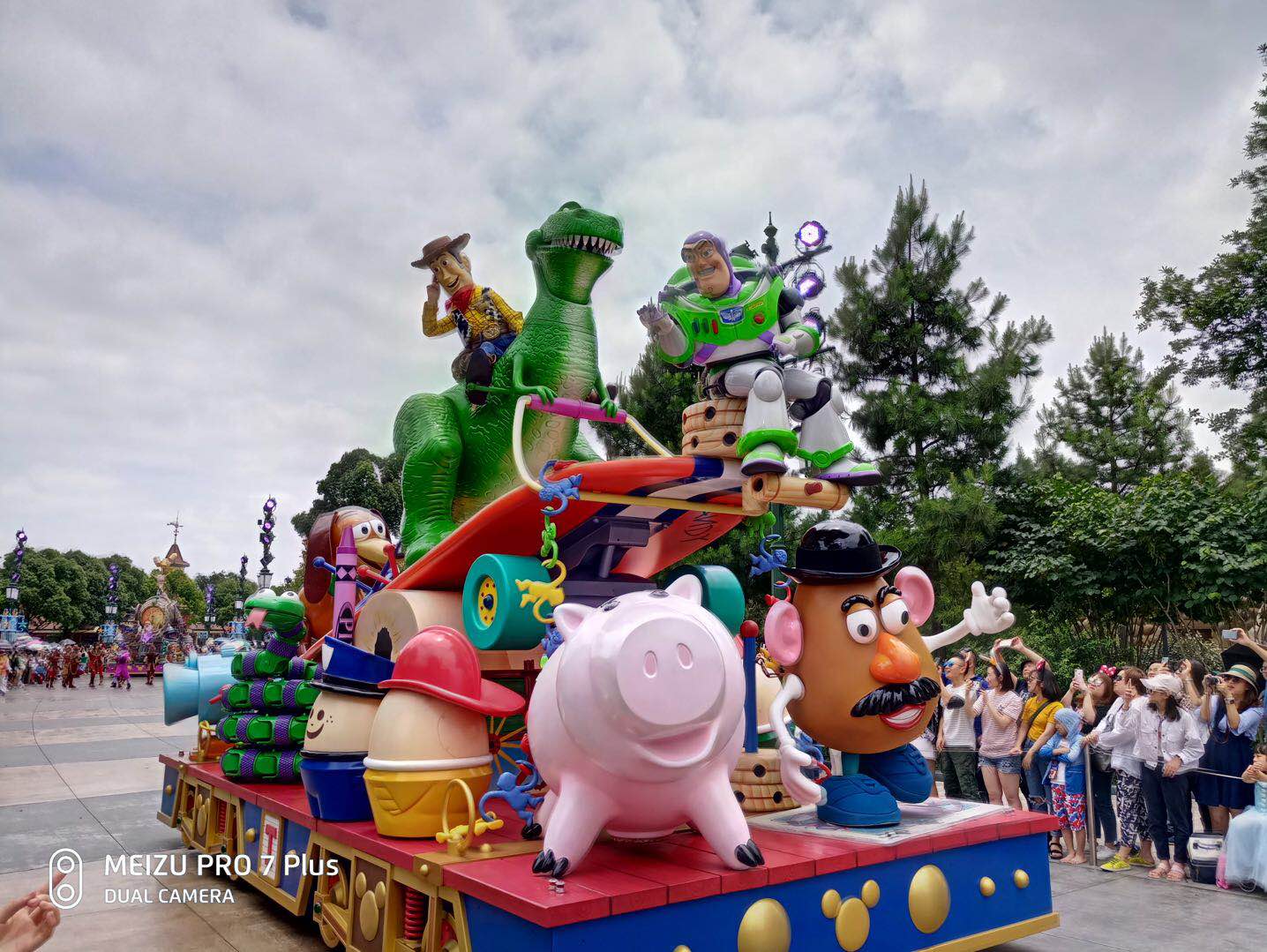 上海迪士尼香港迪士尼,上海迪士尼攻略一天能玩几个项目