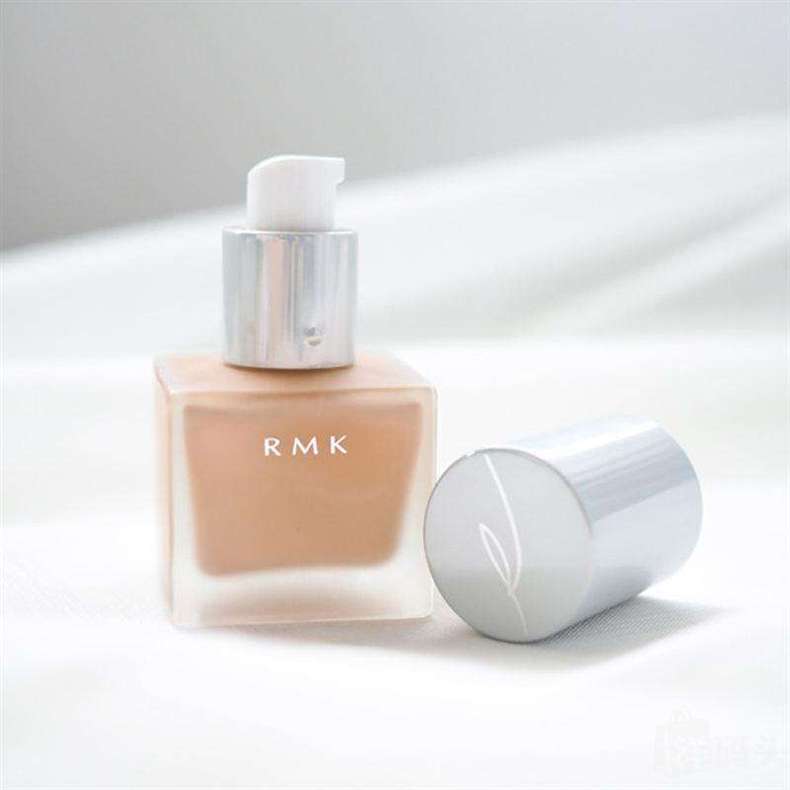 雅诗兰黛最好用的粉底液是哪款,不脱色粉底液排名第一名雅诗兰黛