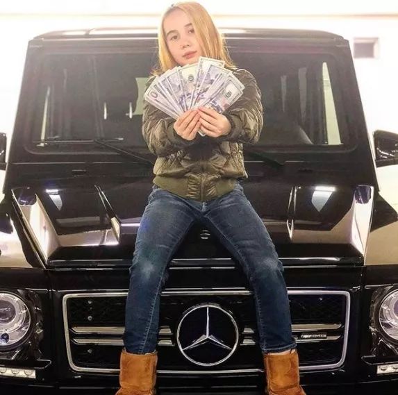 与Virgl合照,一天就能赚200w,是种什么样的体验?|网红经济