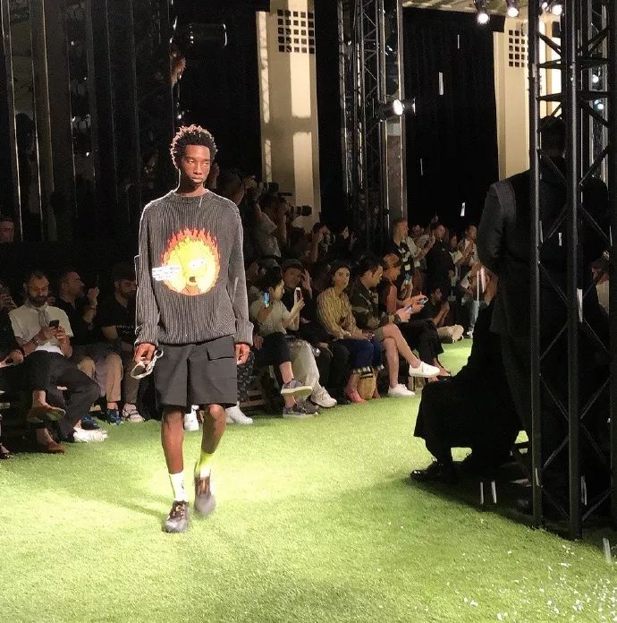 与Virgl合照，一天就能赚200w，是种什么样的体验？｜网红经济