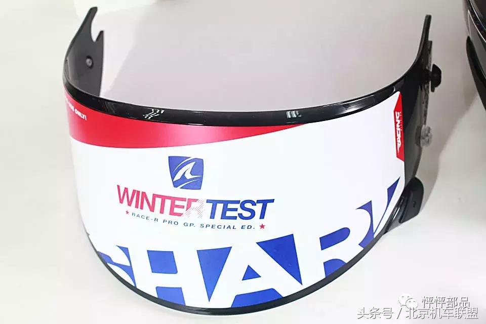 sharkracerpro头盔30周年碳纤维,sharkracerpro头盔红色