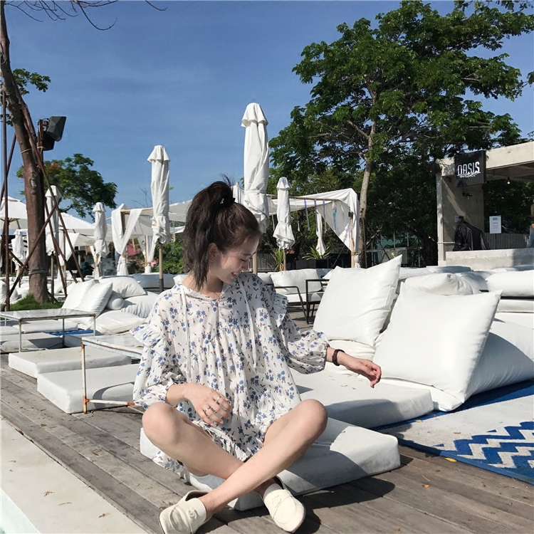 雪纺衫上衣新款仙气甜美碎花,网红款压褶荷叶领纯色仙气雪纺衫