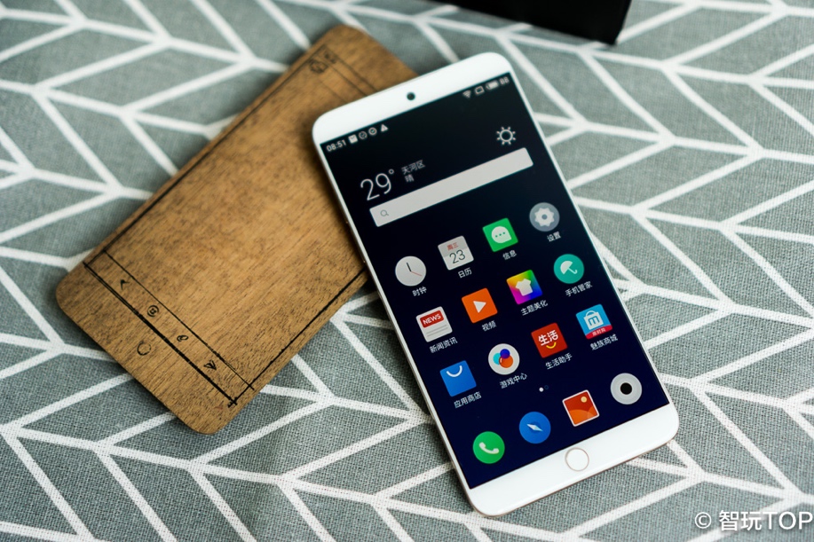 魅族15首发体验图,魅族15系列哪个版本值得买