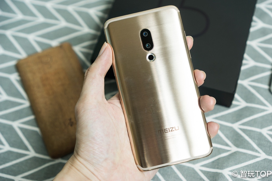 魅族15首发体验图,魅族15系列哪个版本值得买