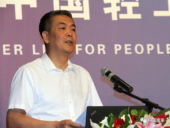 轻工百强揭晓鞋革榜上有名——中国轻工业百强企业高峰论坛在京举行