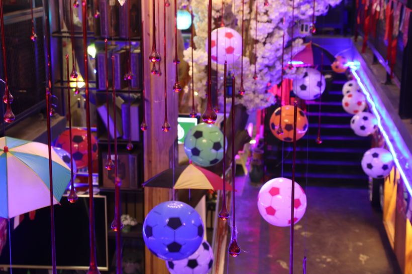 赏着足球运动员的翘臀，吃着厦门超大大大大的海鲜大咖