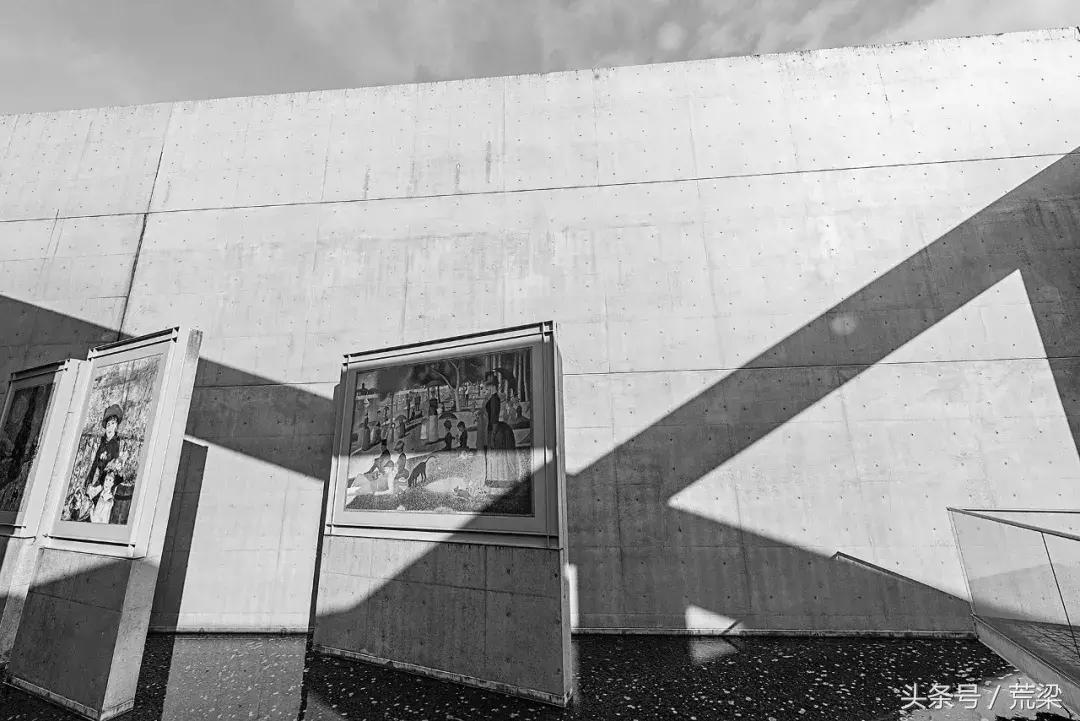 国内安藤忠雄的作品越来越多,但离“清水混凝土诗人”越来越远