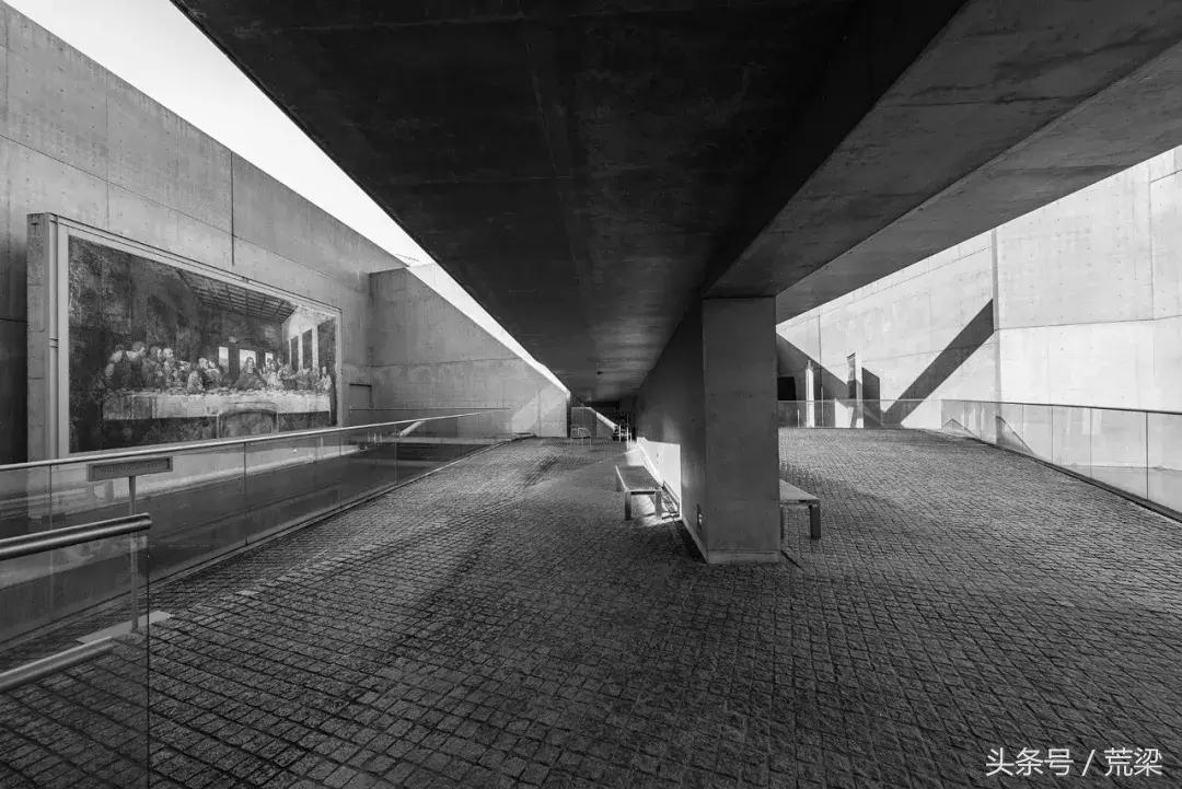 国内安藤忠雄的作品越来越多,但离“清水混凝土诗人”越来越远