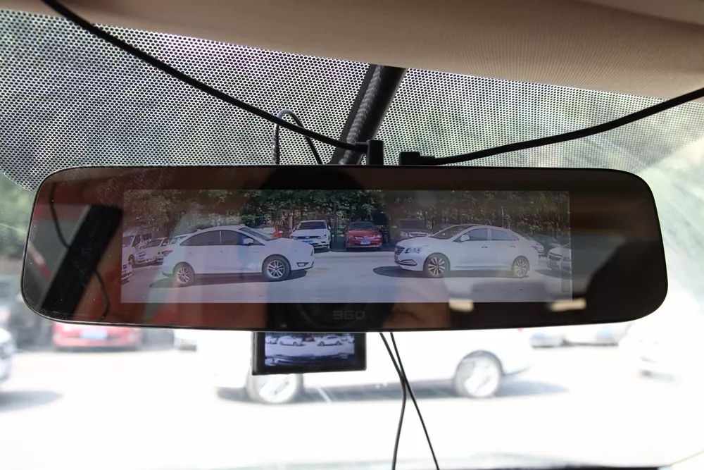 看上去只是一个后视镜?能语音交互的360智能云镜已可替代智联车机