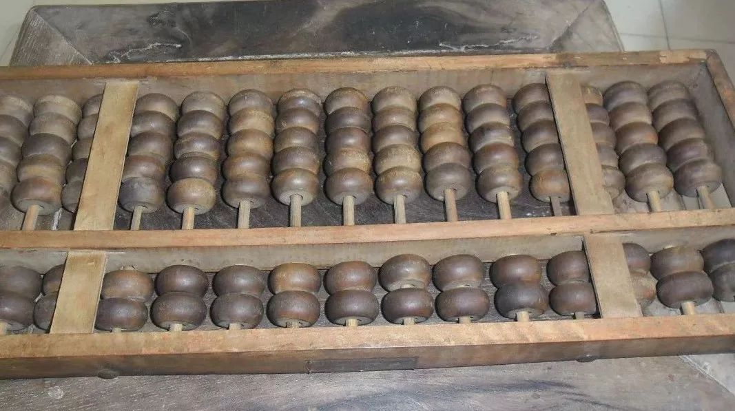 80后老阿姨晒嫁妆被晒,晒晒80后老阿姨的嫁妆花被子