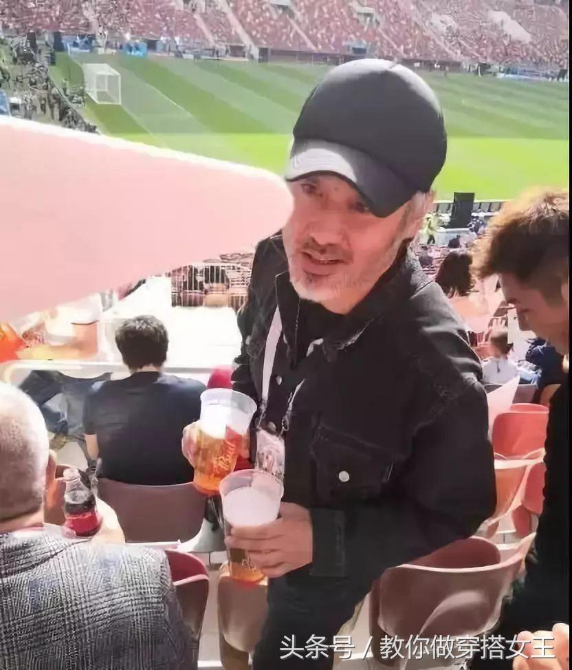 冬天看世界杯的正确打开方式,冷到发紫