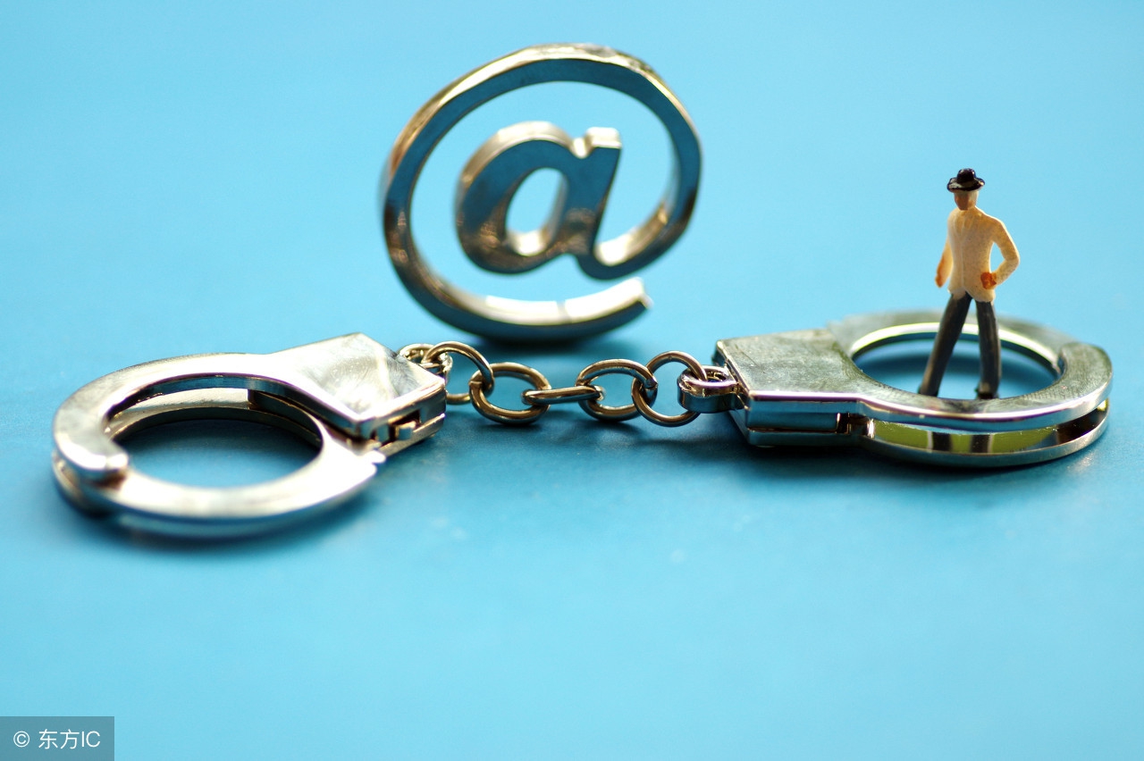 19岁女学生上传男网友裸照逼其买包，你经历过怎样的*局骗**？