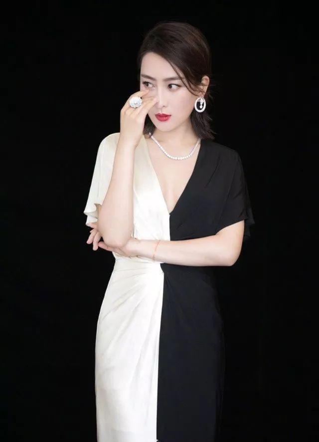 上海电影节明星红毯穿搭评价,上海国际电影节红毯男明星高定