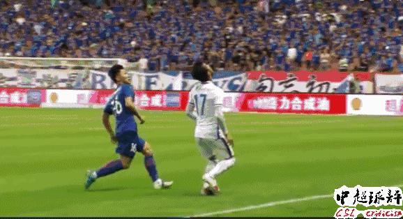 足球场上受伤瞬间恢复的集锦,足球球员受伤瞬间胆小勿看