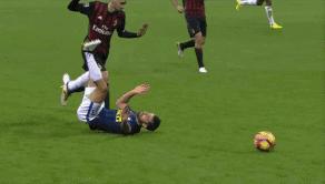 足球场上受伤瞬间恢复的集锦,足球球员受伤瞬间胆小勿看