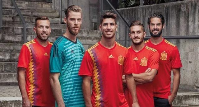 「DesignForce」2018世界杯不带你去天台，带你看球衣！