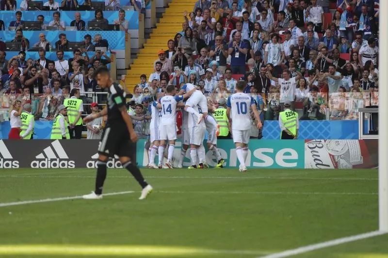 扑出梅西点球的视频,梅西点球被冰岛扑出