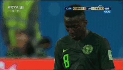 扑出梅西点球的视频,梅西点球被冰岛扑出