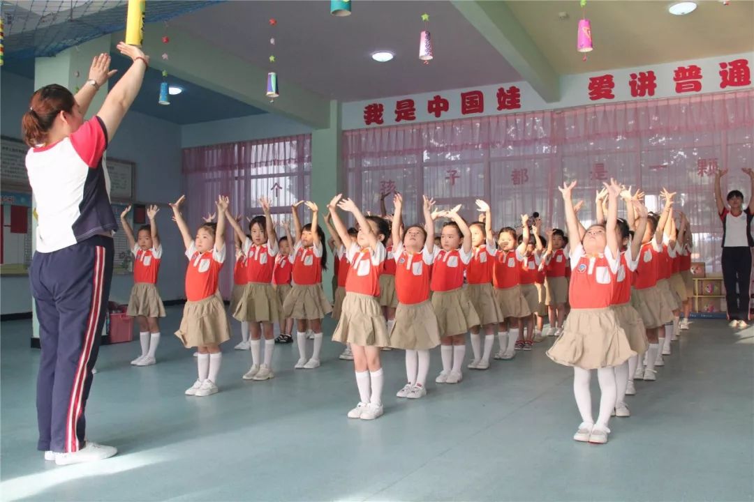 幼儿教师工作情况概述,幼儿园教师成长的困境和策略