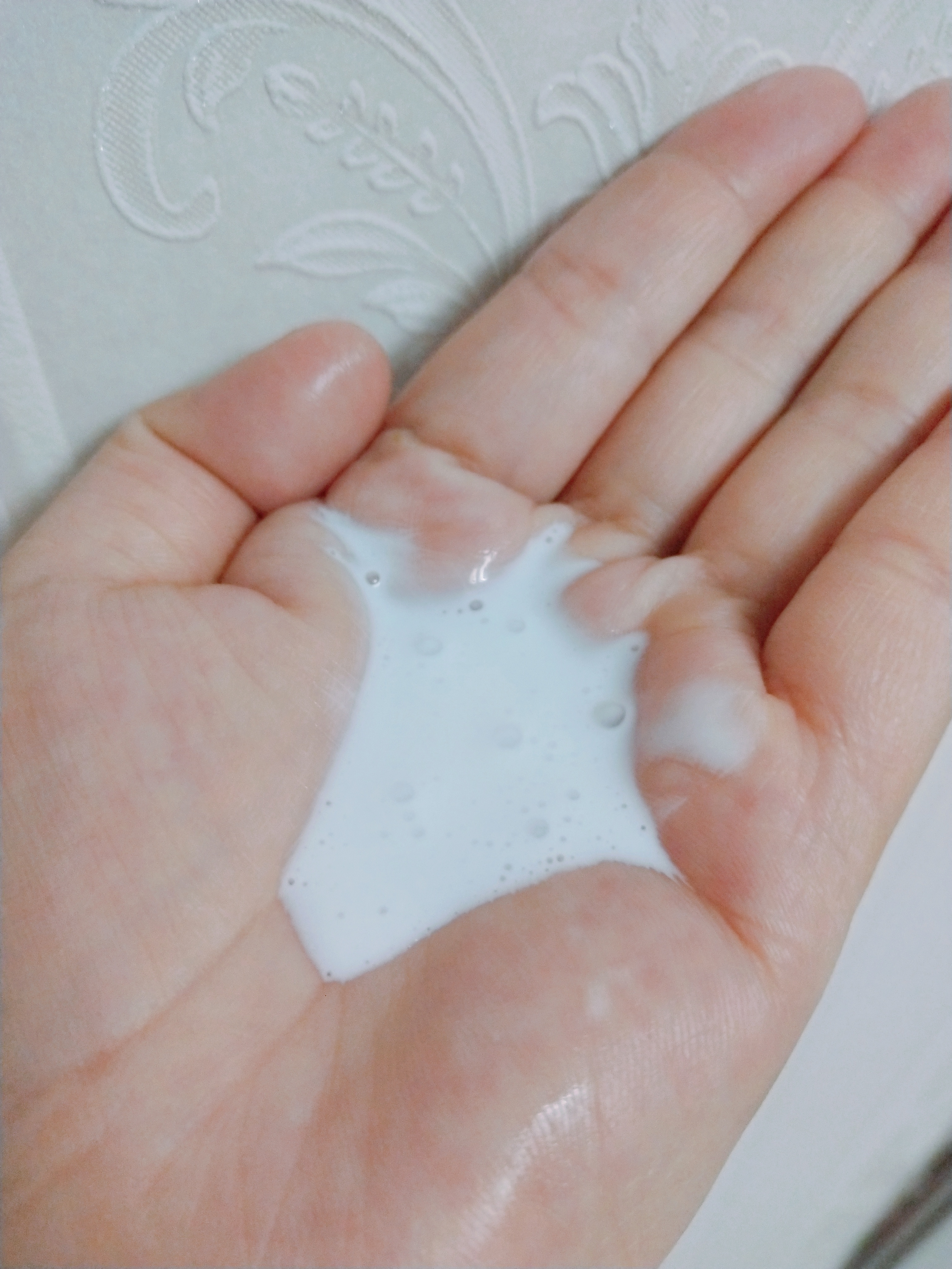 谜尚保湿霜,亲测保湿效果好