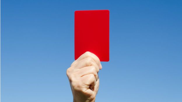 足球比赛中的黄牌,足球史上最大红黄牌