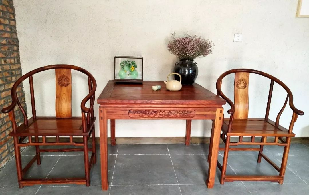 家里摆放凌乱废旧物品,家里的这些旧物别急着扔