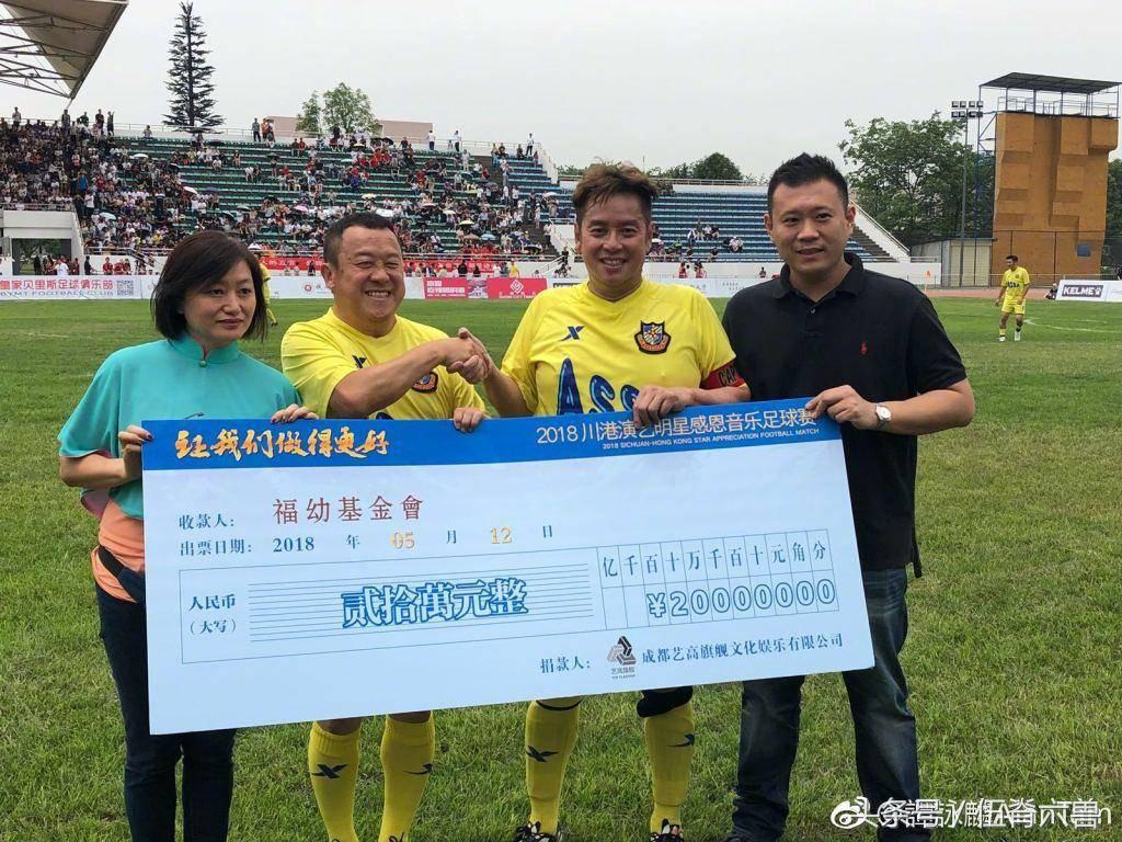 谁是娱乐圈真球迷？春春写专栏鹿晗不惜得罪人，他竟是梅西铁粉！