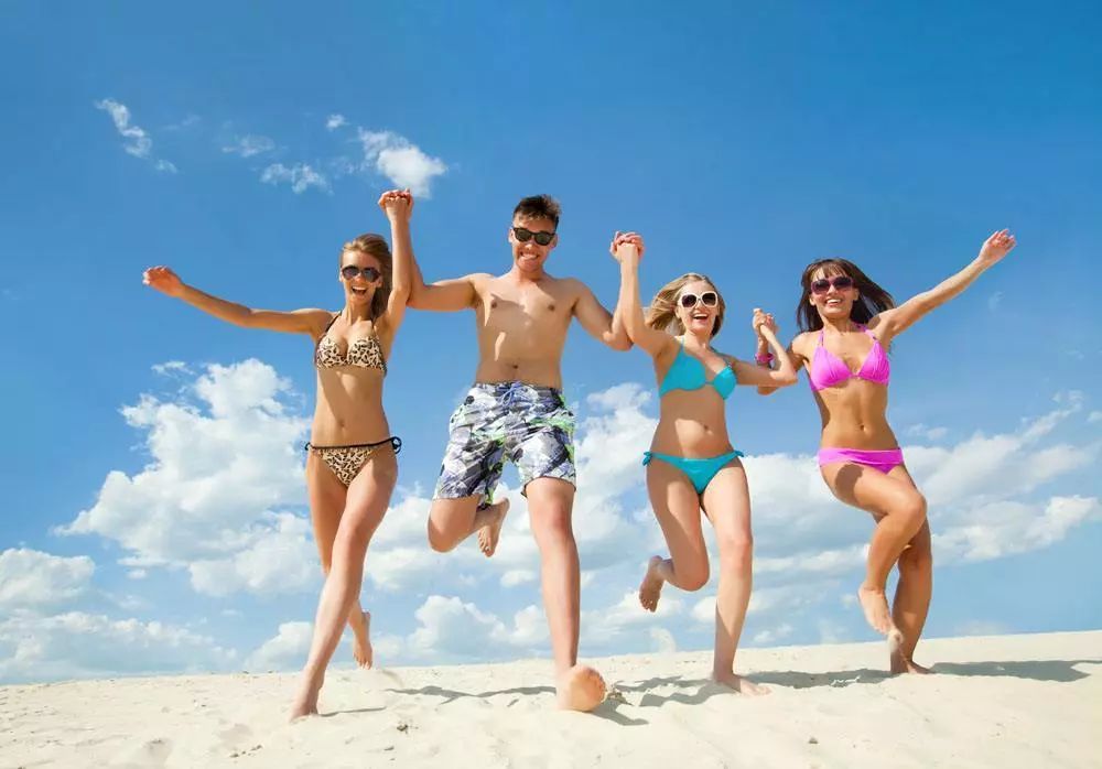 泳池水上团建,适合团建的温泉泳池