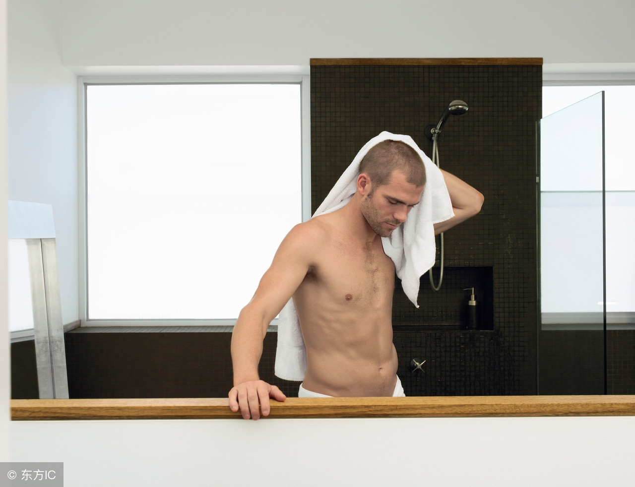 运动完洗凉水澡,为什么运动完洗冷水澡会全身酸痛