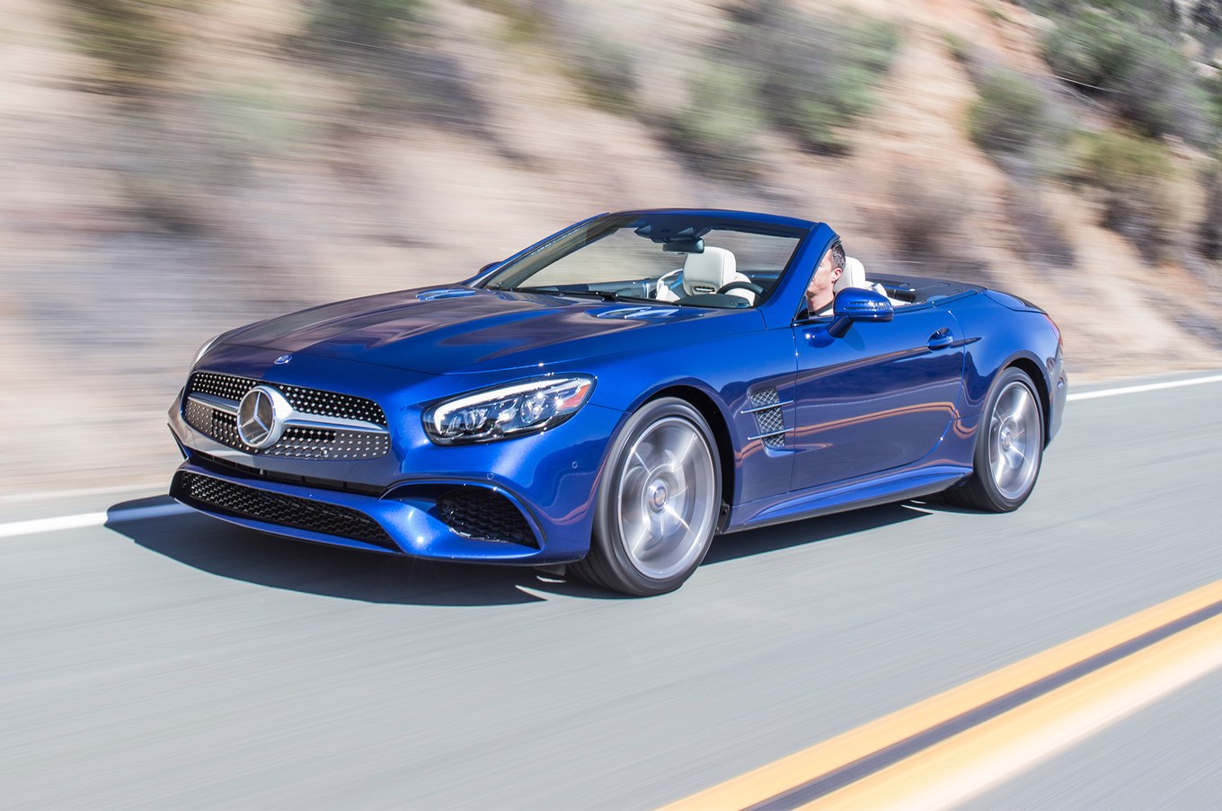 谁还没有一个敞篷梦系列，让这14款敞篷车带你沐浴阳光！