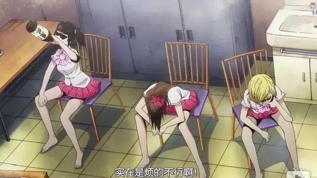 足球宝贝来袭！黑帮大哥瞬间变成少女爱抖露丨新番推荐