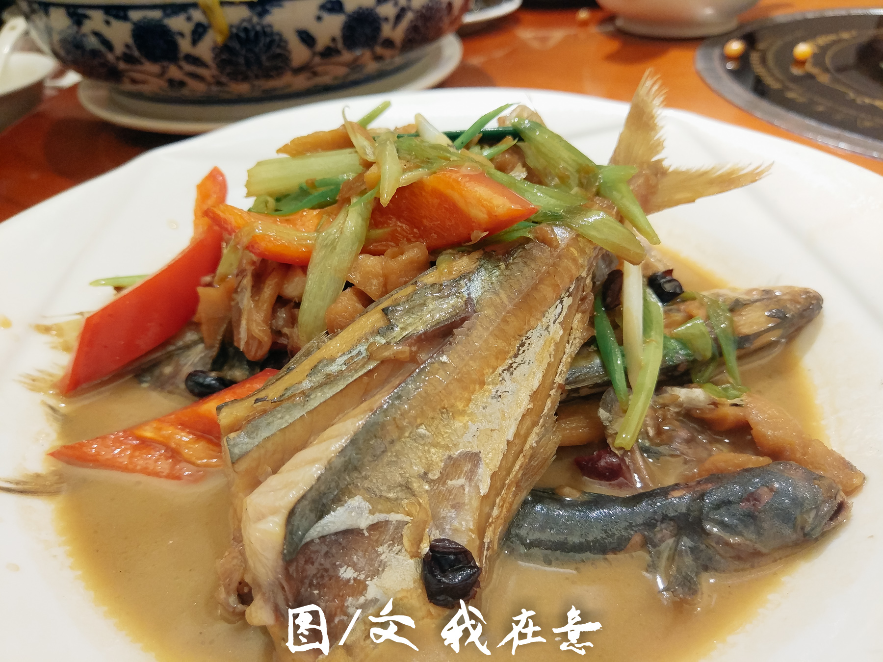 隐藏在社区十多年的老店,藏在老弄堂里的海鲜大排档