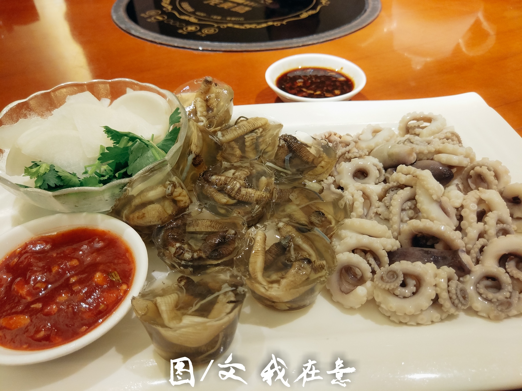 隐藏在社区十多年的老店,藏在老弄堂里的海鲜大排档