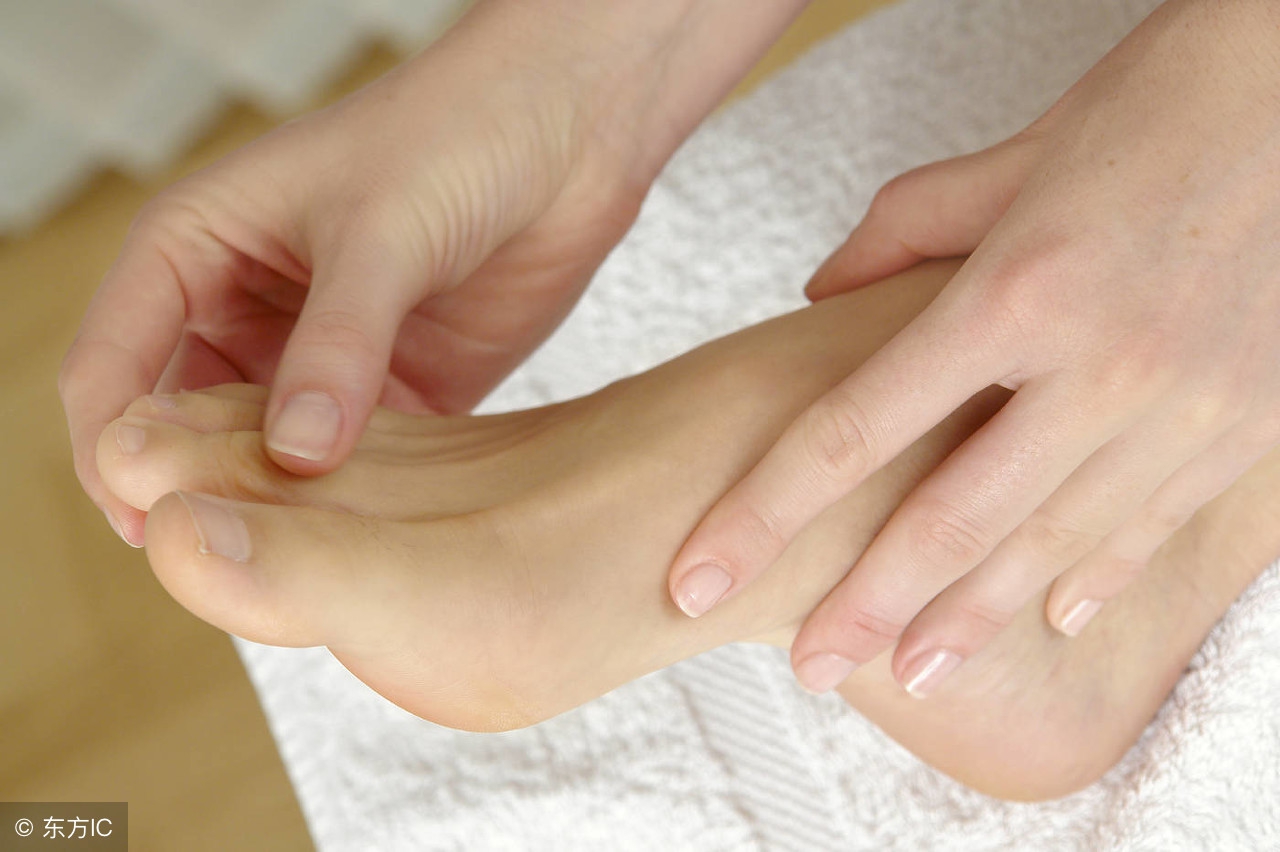 手术后手脚脱皮是什么原因导致的,小孩手脚脱皮是什么原因