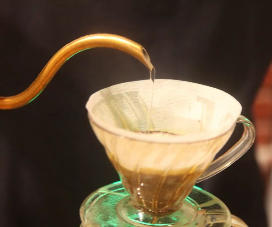 手冲咖啡粉水比1:15怎么计算克重,手冲咖啡豆养豆期和醒豆期的定义