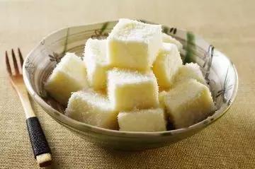 天津传统煎饼果子 (煎饼果子是天津人的小吃)