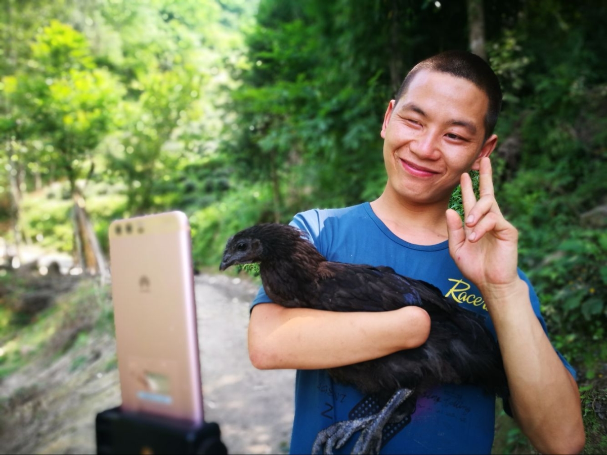 励志90后小伙儿实现创业梦,85后残疾青年圆创业梦