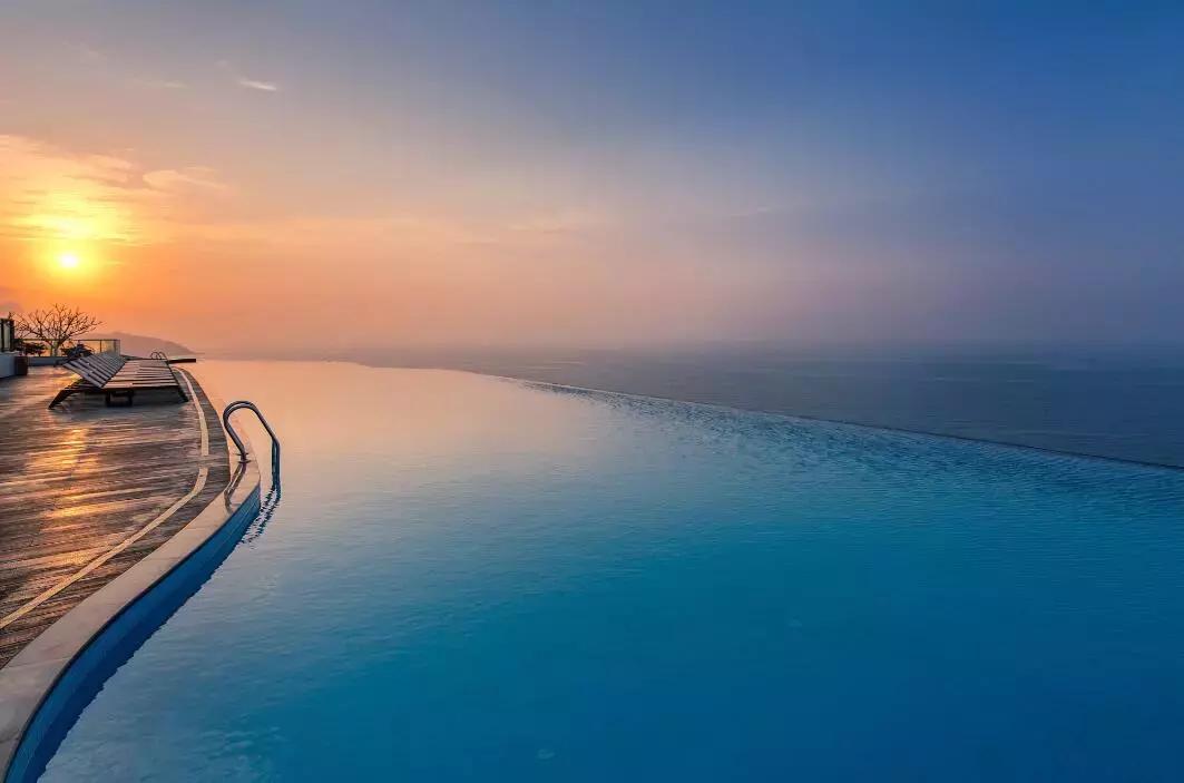 网红酒店等你来打卡，*江阳**海陵岛北洛秘境度假酒店~108米无边泳池