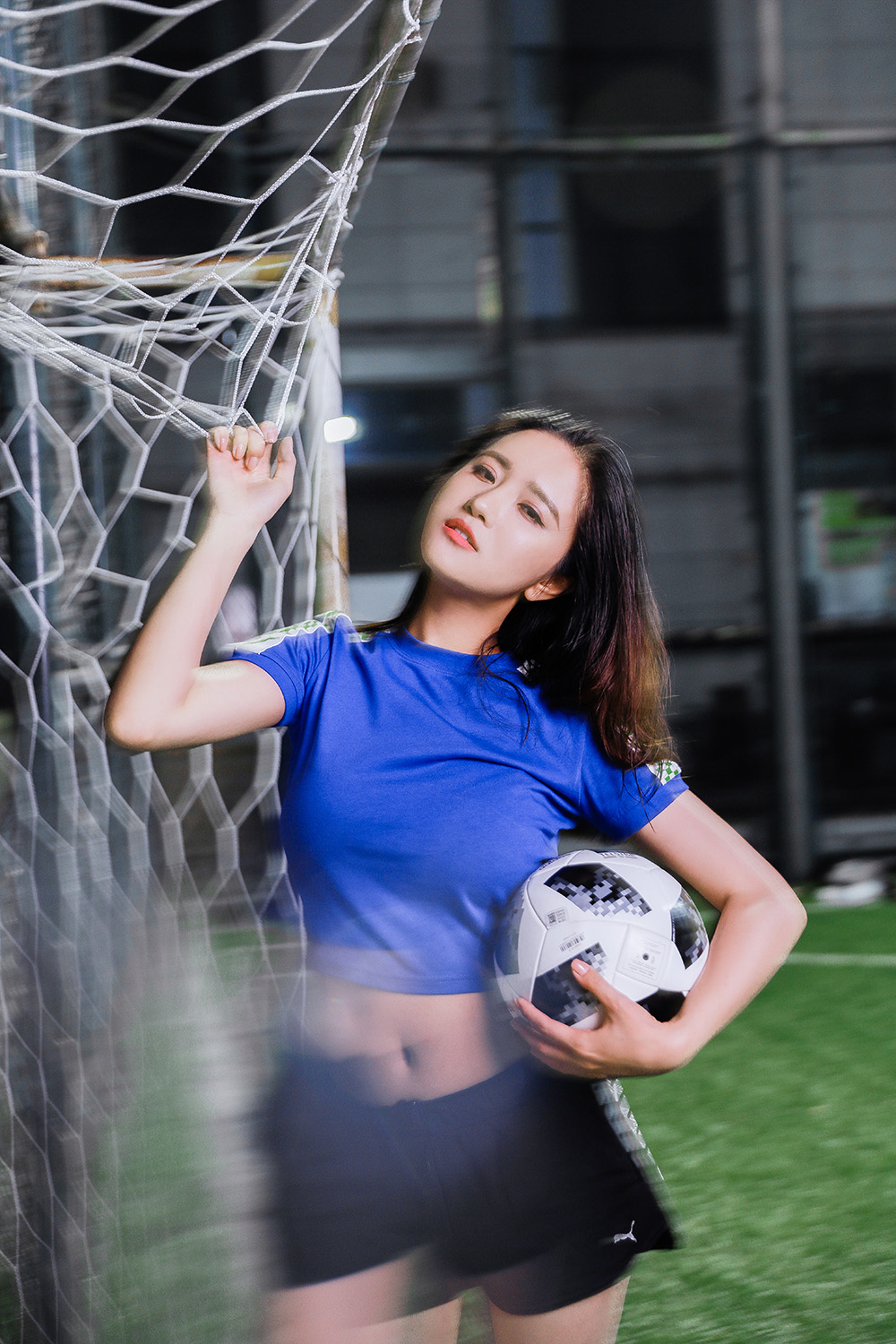 女明星宋妍霏一身亮橘色写真,新晋女星高清图片