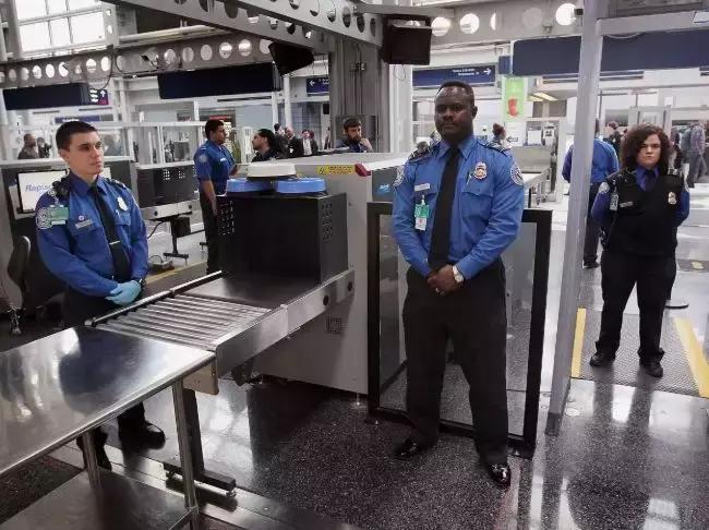 美国航班禁止携带物品清单最新,美国飞机禁止携带物品